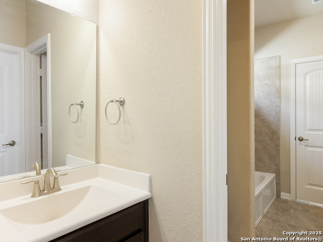 Image 24 of 39 For 209 Fernwood