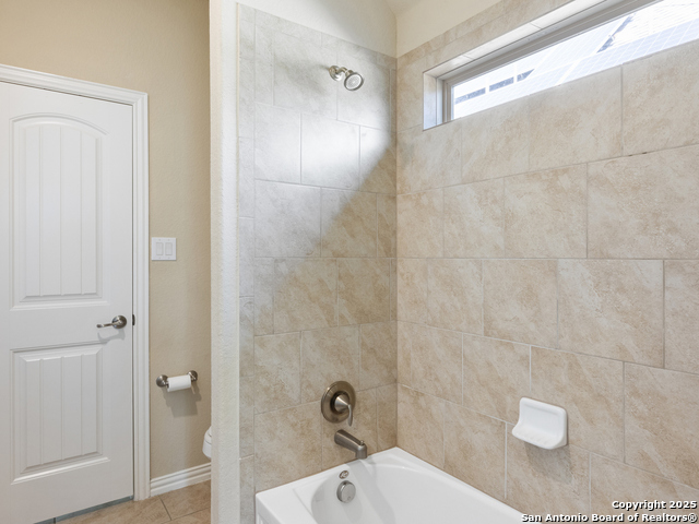 Image 26 of 39 For 209 Fernwood