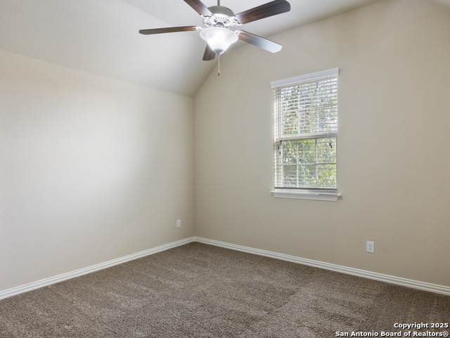 Image 27 of 39 For 209 Fernwood