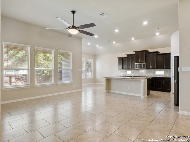 Image 6 of 39 For 209 Fernwood