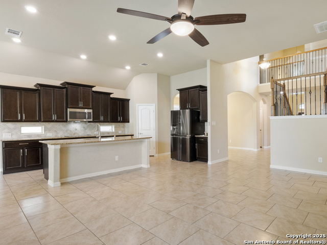 Image 7 of 39 For 209 Fernwood