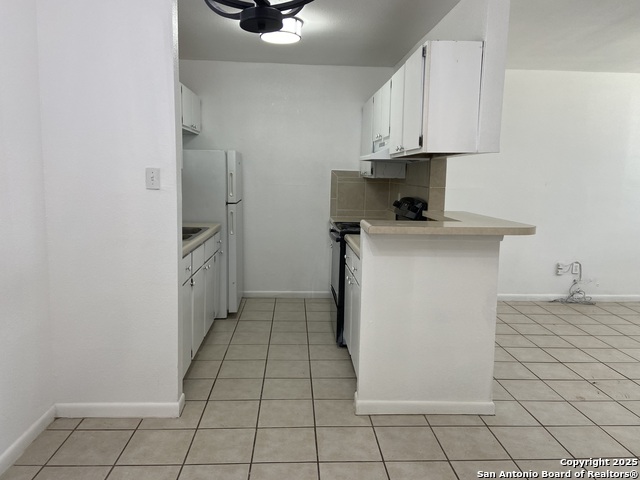 Image 11 of 30 For 1301 Greenlawn  B