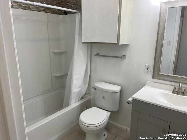 Image 14 of 30 For 1301 Greenlawn  B