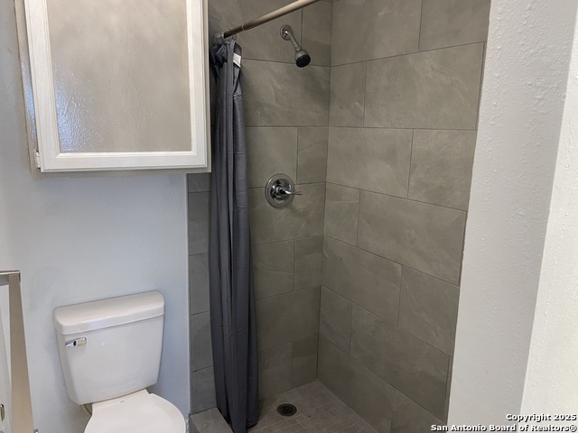 Image 26 of 30 For 1301 Greenlawn  B