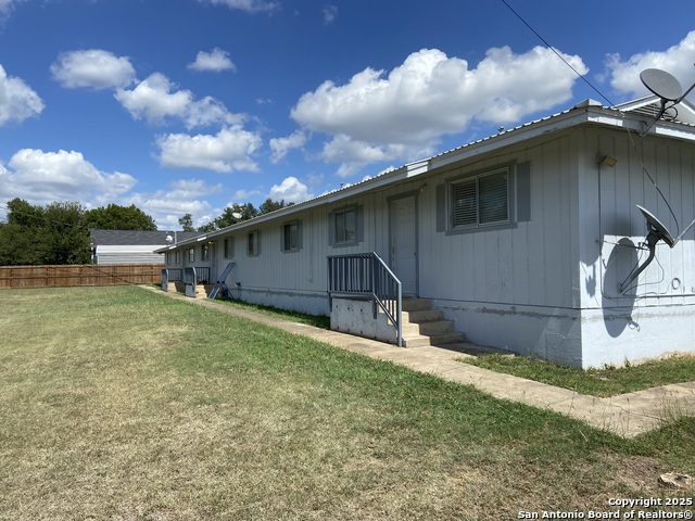 Image 4 of 30 For 1301 Greenlawn  B