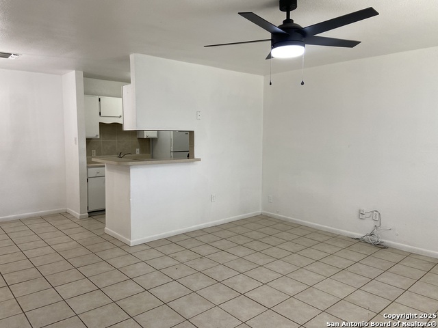 Image 6 of 30 For 1301 Greenlawn  B