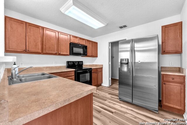 Image 13 of 38 For 3619 Bisley  