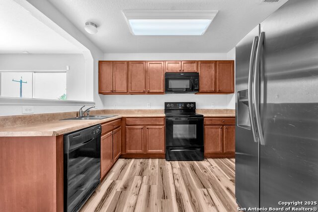 Image 17 of 38 For 3619 Bisley  