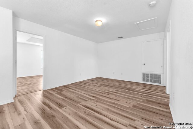 Image 22 of 38 For 3619 Bisley  