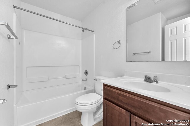 Image 32 of 38 For 3619 Bisley  