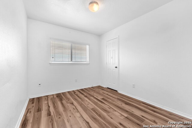 Image 33 of 38 For 3619 Bisley  