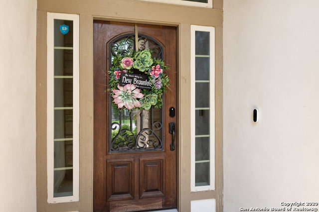 Listing photo id 3 for 1019 Stone Crossing