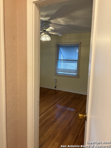 Image 13 of 23 For 210 Lullwood Ave E 208