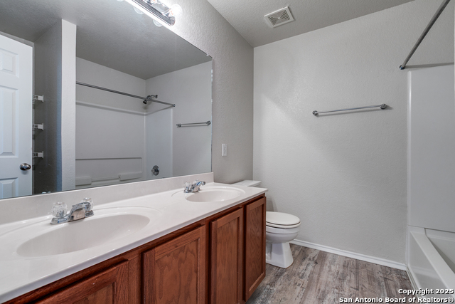 Image 20 of 25 For 25802 Presidio Aly