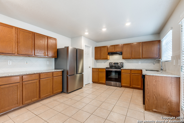 Image 8 of 25 For 25802 Presidio Aly