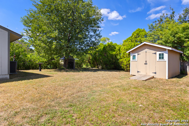 Image 25 of 31 For 8015 Big Bend