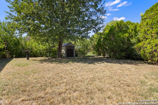 Image 27 of 31 For 8015 Big Bend