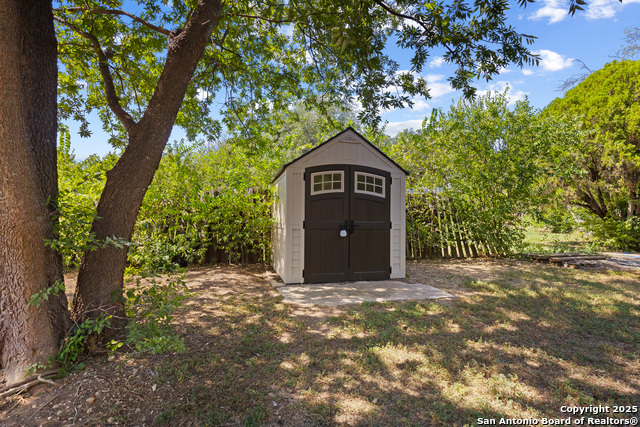 Image 29 of 31 For 8015 Big Bend