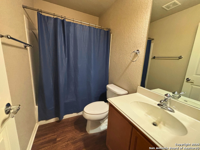 Image 11 of 15 For 5556 Columbia Dr