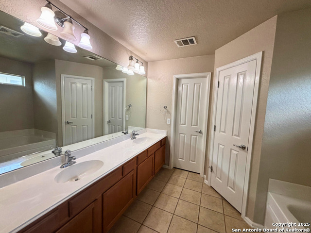 Image 14 of 15 For 5556 Columbia Dr