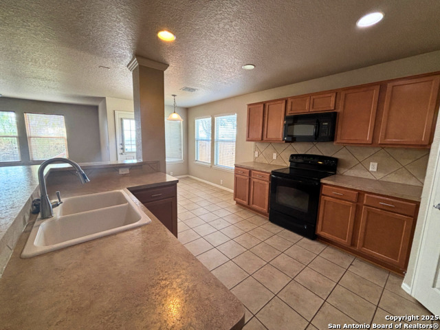 Image 6 of 15 For 5556 Columbia Dr