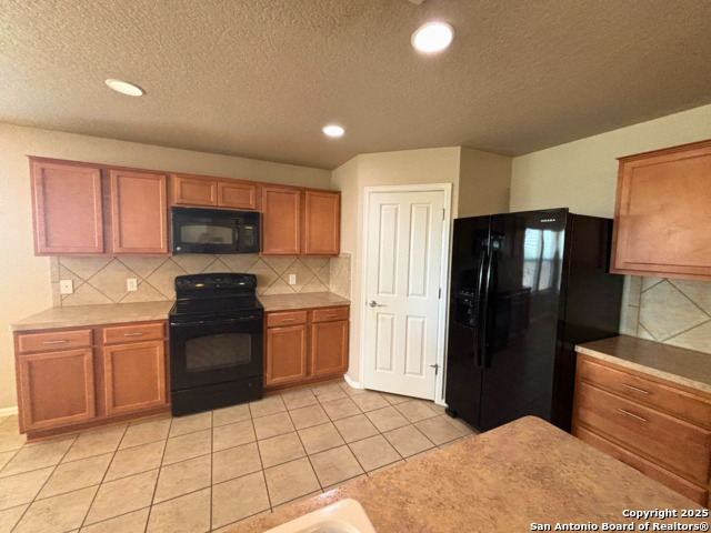 Image 7 of 15 For 5556 Columbia Dr