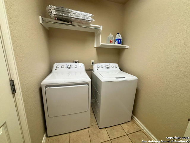 Image 8 of 15 For 5556 Columbia Dr