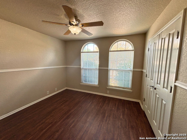 Image 9 of 15 For 5556 Columbia Dr