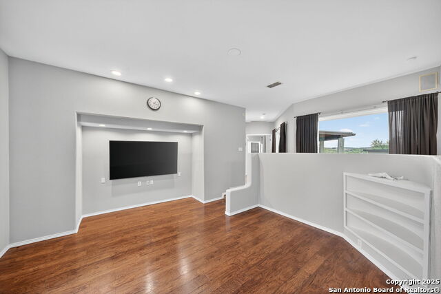 Listing photo id 12 for 8227 Rocking Horse