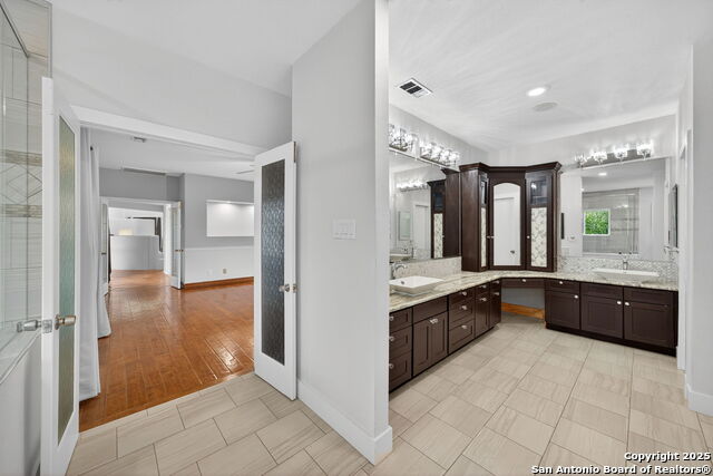 Listing photo id 15 for 8227 Rocking Horse