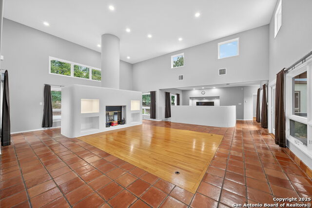 Listing photo id 19 for 8227 Rocking Horse