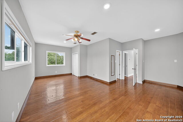 Listing photo id 30 for 8227 Rocking Horse