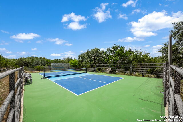 Listing photo id 43 for 8227 Rocking Horse