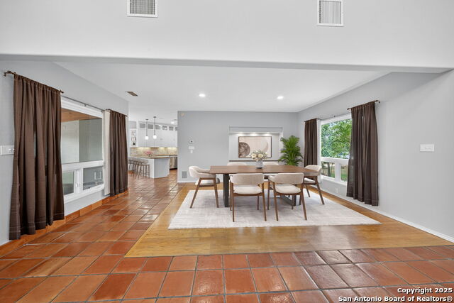 Listing photo id 7 for 8227 Rocking Horse