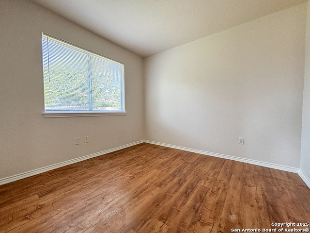 Image 10 of 19 For 105 Long Lane