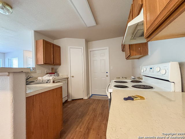 Image 6 of 19 For 105 Long Lane