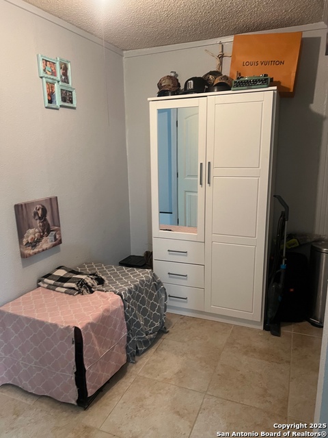 Listing photo id 10 for 719 Venice