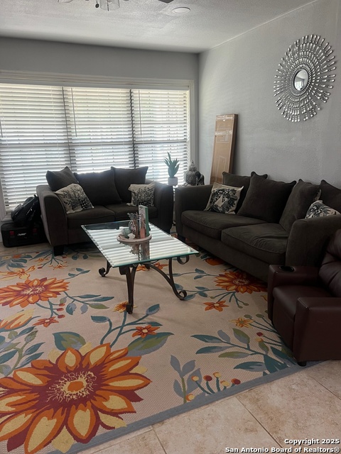 Listing photo id 1 for 719 Venice
