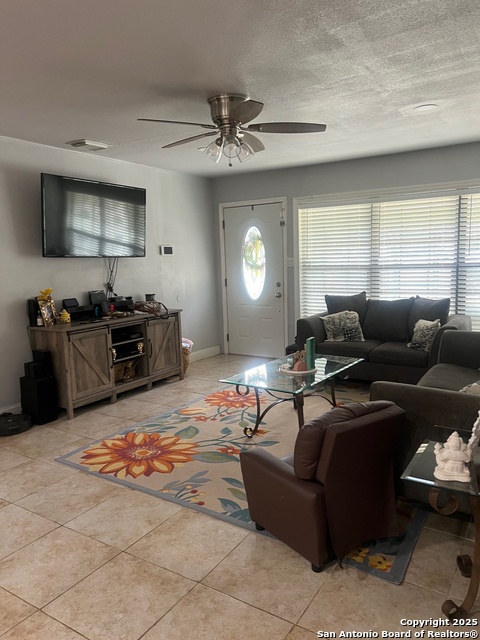 Listing photo id 2 for 719 Venice