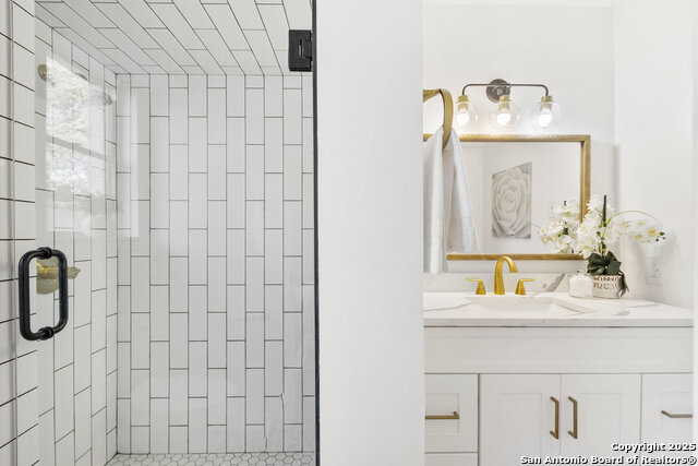 Image 12 of 27 For 242 Yosemite