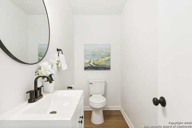 Image 14 of 27 For 242 Yosemite