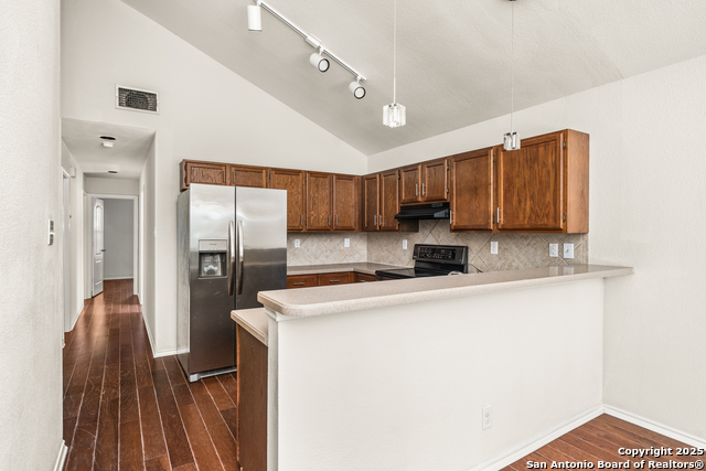 Listing photo id 9 for 5314 Lake Golden