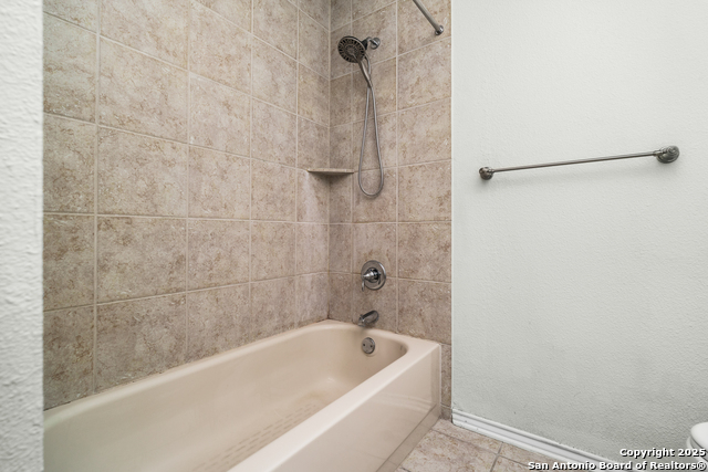 Listing photo id 13 for 5314 Lake Golden