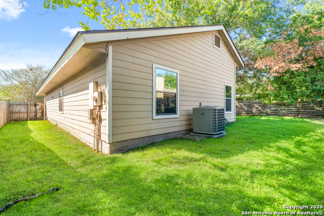 Listing photo id 24 for 5314 Lake Golden