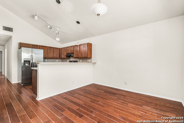 Listing photo id 6 for 5314 Lake Golden