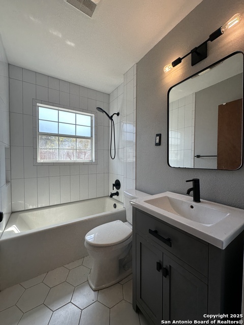 Image 10 of 13 For 2902 Shady Springs Dr