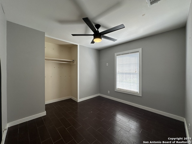 Image 11 of 13 For 2902 Shady Springs Dr