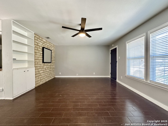 Image 2 of 13 For 2902 Shady Springs Dr