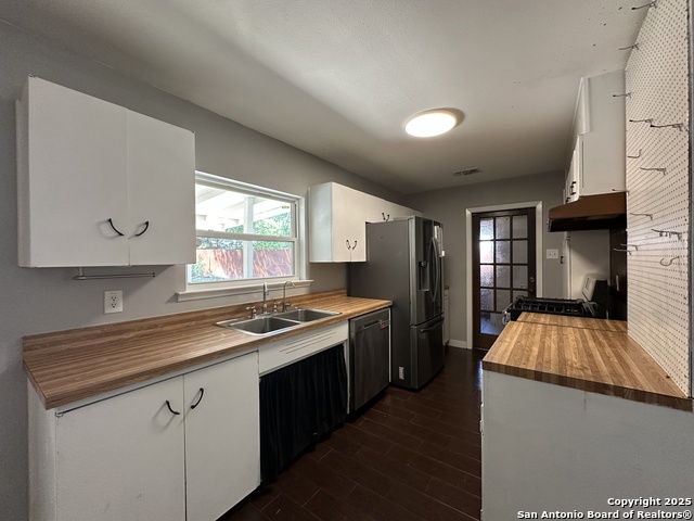 Image 7 of 13 For 2902 Shady Springs Dr