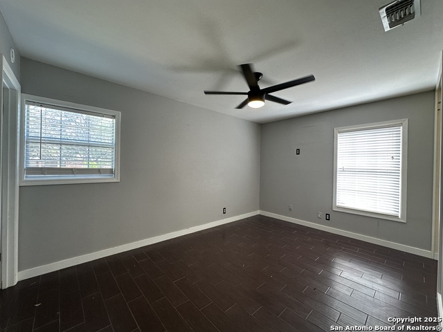 Image 8 of 13 For 2902 Shady Springs Dr